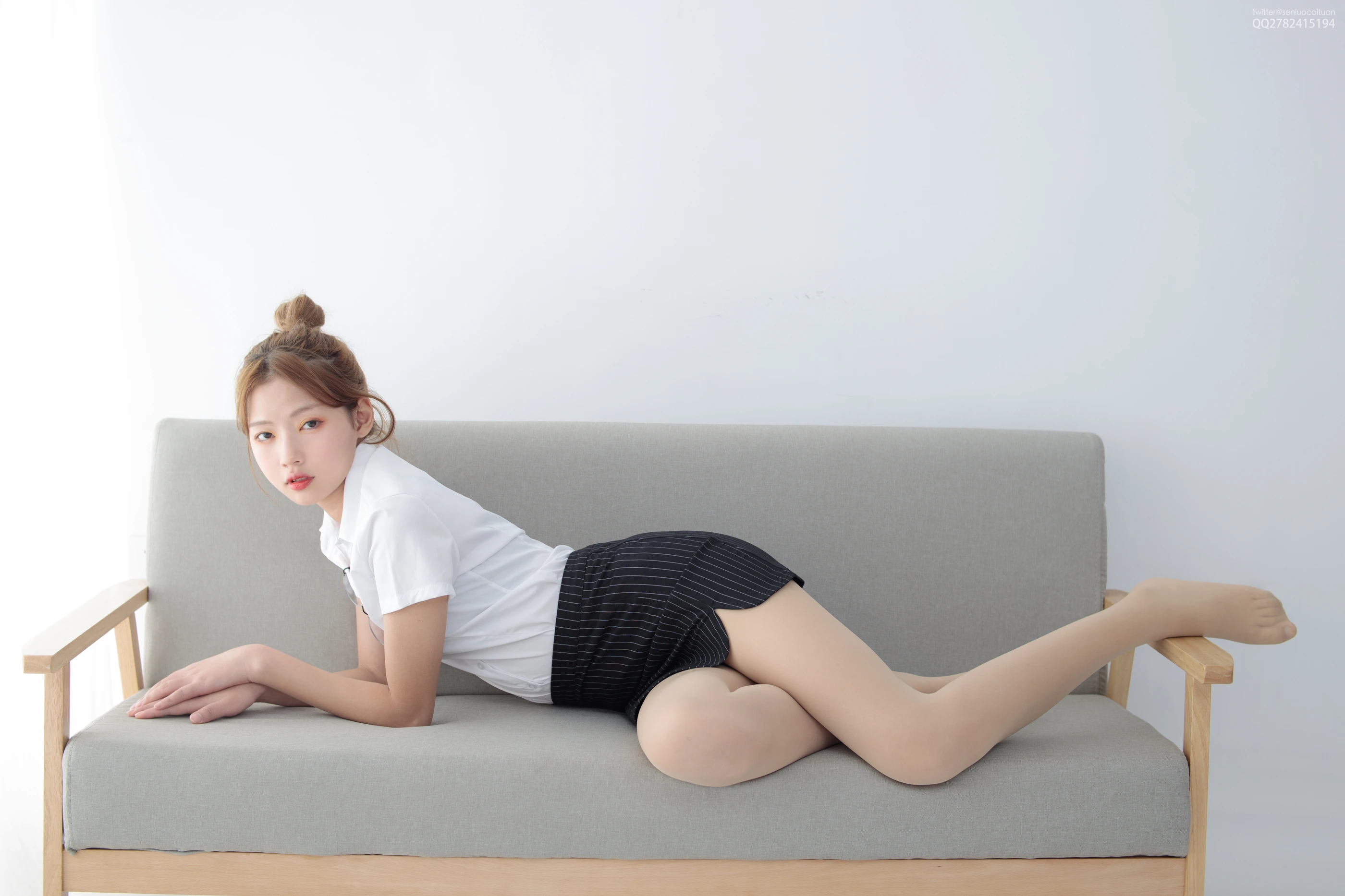 森萝财团 JKFUN-037《OL一定要搭配眼镜》50D肉丝 [63P 1V]插图7